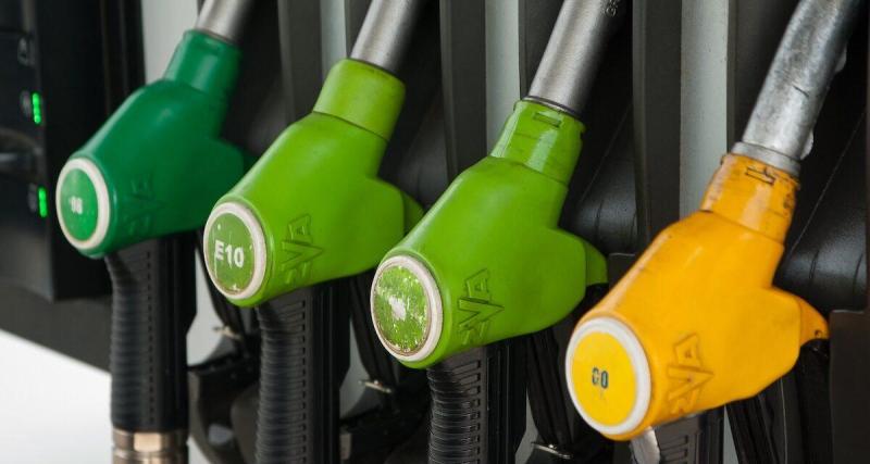  - - 4,7 centimes, le prix du diesel et celui de l'essence chutent ensemble