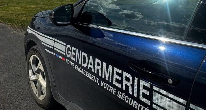 Venu récupérer une carte grise, il reçoit 6 balles, désarme le tireur avant de prendre le volant pour se rendre seul à l'hôpital