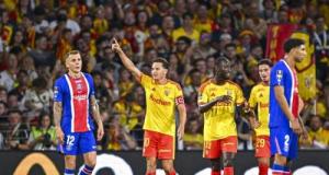 Lens devant le PSG mais à dix à la mi-temps du Trophée des Champions