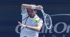 Masters 1000 de Cincinnati : au bord du gouffre, Nakashima s’offre une victoire spectaculaire face à Daniil Medvedev