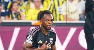 Ligue des Champions : « Des connexions commencent à se créer », constate Loïs Openda (OL)