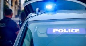 Ivre à presque 2 g, il détruit 3 voitures en pleine rue devant des policiers en pleine patrouille