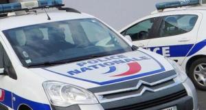 Il refuse de s'arrêter à 2h30 du matin, percute des policiers et jette sa drogue en fuyant : 5 blessés, 2 suspects arrêtés