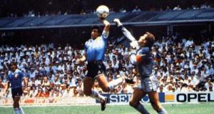 Insolite : le ballon de la « main de Dieu » de Maradona vendu à prix d'or !
