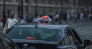 Voiture électrique, cette prime pour les taxis fait grincer des dents