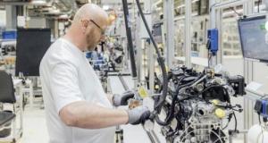 Crise chez Volkswagen, le PDG Oliver Blume chahuté lors d'un discours sensible