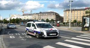 Sans permis, au volant d'une voiture volée, il tente de renverser un agent de la BAC avant d'être arrêté