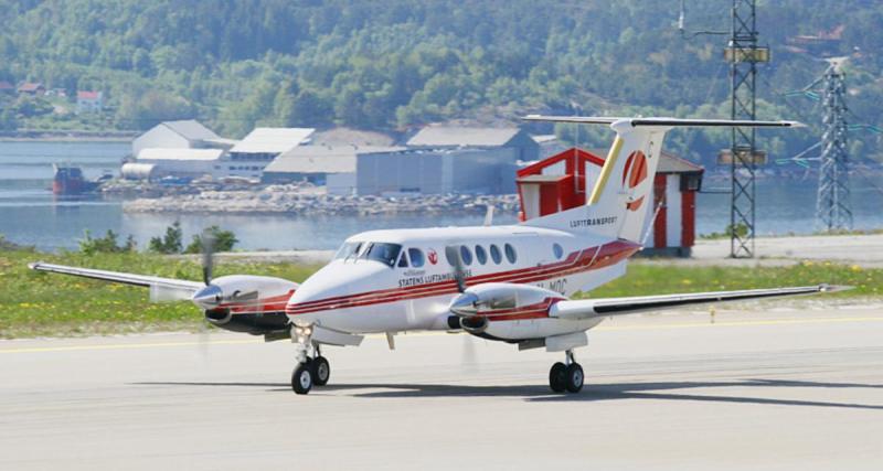 ‎Un avion s'écrase sur une route après une panne moteur et percute 4 voitures : 100 000 $ récoltés en 48h pour la victime