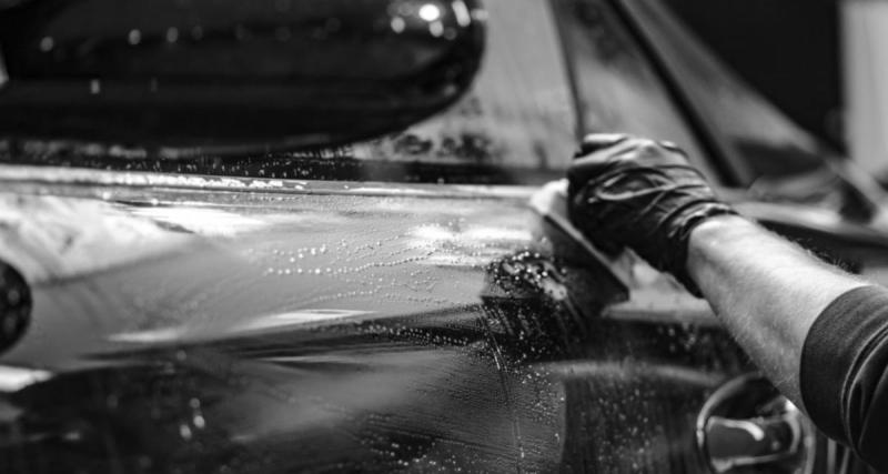  - Il lave sa voiture devant chez lui depuis plus de 20 ans : cette année, la police a sonné à sa porte