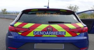 ‎« J'ai pris le rond-point un peu trop vite » : sa voiture part en tête-à-queue et percute un autre véhicule