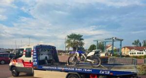 Sans casque, sans plaque, en contresens : deux motards en rodéo urbain rattrapés par la gendarmerie après une course-poursuite