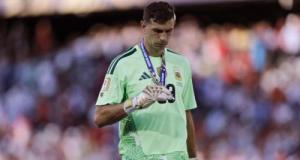 Officiel : Emiliano Martínez quitte Aston Villa et s'engage avec Chelsea