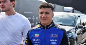 Red Bull : Isack Hadjar, blessé, retourne au karting et fait plaisir à des enfants