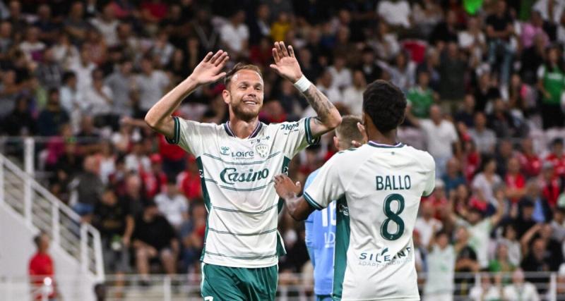 Bousculée, l’ASSE s’impose à Dijon et poursuit son sans-faute en tête de la Ligue 2