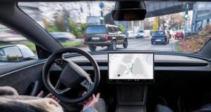 Tesla fait le bilan de son FSD, un vrai gain de sécurité routière ?