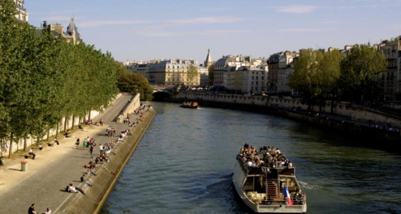 Il plonge dans la Seine pour sauver un automobiliste tombé à l’eau