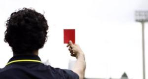 National 1 : un arbitre revient sur sa décision d’exclure un joueur grâce à la vidéo, la FFF va trancher