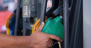 Ils font le plein, mais rentrent… en dépanneuse : des dizaines d'automobilistes piégés par un gasoil frelaté qui ressemble à du miel et coûte jusqu'à 6 000 € à réparer
