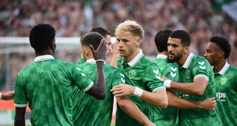 Reçu cinq sur cinq en Ligue 2, Saint-Étienne dompte Montpellier et s'envole au classement