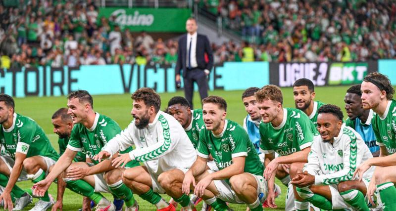  - ASSE - Montpellier : Ballo sous le charme du Chaudron, Cardona félicite Bernauer pour son bijou !