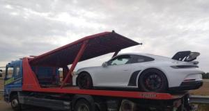 Il pilote sa Porsche 911 GT3 à 199 km/h sur une route à 90 : le radar lui offre une pause forcée… et la fourrière garde la voiture pour cet excès de vitesse
