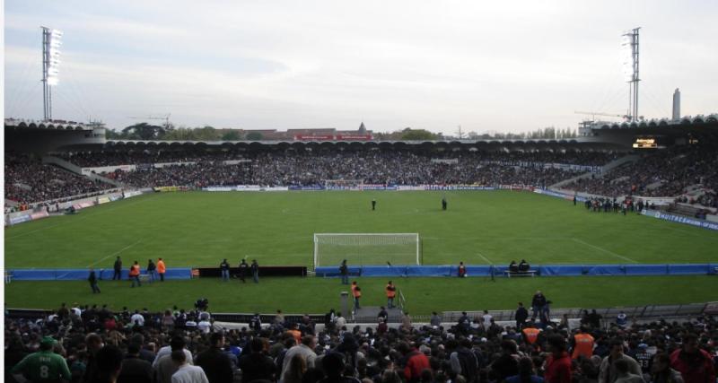 Alors que les Girondins de Bordeaux jouent leur survie, le propriétaire est au Mexique pour une course automobile