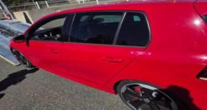 256 km/h sur une route à 90, à 2h du matin : sa Golf GTI saisie, son permis retiré sur le champ... La route à pied va être bien longue