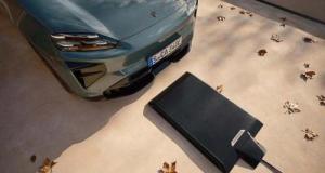 Porsche révèle le prix exorbitant de la recharge par induction du Cayenne électrique