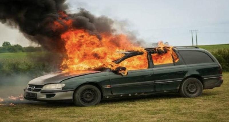 Ils incendient leur voiture en pleine canicule pour tenter de toucher 8 000 € d’assurance