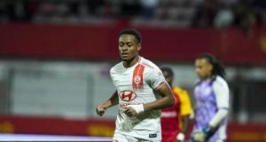 "Ça fait ma force surtout dans les moments durs" : en Ligue 2, Brandon Bokangu s'appuie sur sa vie d'avant