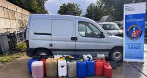 Ils vident le réservoir d'un camion en pleine nuit : trois hommes arrêtés avec 24 bidons pleins et liés à deux autres vols