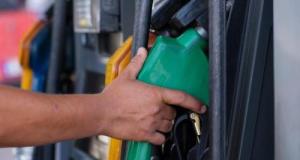 Crise des carburants : tout savoir sur les nouvelles aides du gouvernement et les risques de pénurie