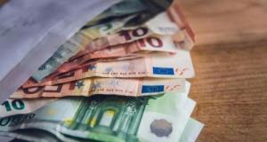 Trop nerveux au volant, son attitude le trahit : un automobiliste arrêté avec 250 000 € de faux billets