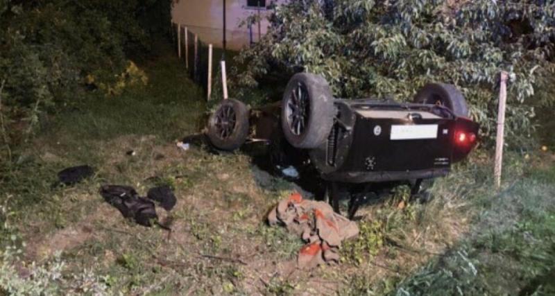  - Il obtient son permis et le perd 24 heures plus tard après un spectaculaire accident