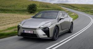 Essai Lexus ES : la chouchoute des taxis se renouvelle, et on en a pris le volant !