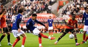La France et la Belgique dos-à-dos à la pause