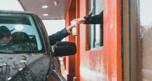 Pollution, sécurité, la guerre est déclarée contre les drives de fast-food