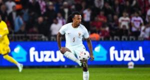 Un statut revu à la baisse en Bleu ? La réponse fracassante de Koundé !