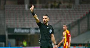 Un arbitre de Ligue 1 au sifflet d'une rencontre de Ligue des Nations ce lundi soir