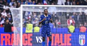 Équipe de France : touché aux ischios, un défenseur des Bleus ménagé contre la Belgique