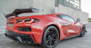 Au volant d’une Corvette, ce conducteur filme ses excès à plus de 300 km/h… La police le recherche toujours très activement