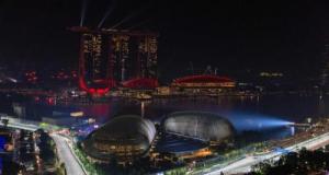 Grand Prix de Singapour : magnifique envolée de Russell sur Verstappen, Hamilton part très bien aussi, le départ de la course sprint en vidéo