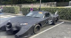 Une Batmobile débarque dans un McDonald’s et attire l'attention de tous les gourmands