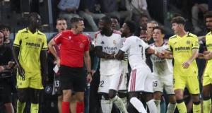 Real Madrid : but refusé puis carton rouge après un tirage de cheveux... le pétage de plomb lunaire de Vinicius contre Villarreal