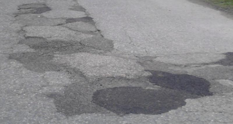 À 2,5 g/l d’alcool, il zigzague en vélo électrique... Pour éviter les nids de poule