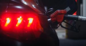 Carburants, ce voyage de Macron va-t-il faire baisser les prix ?