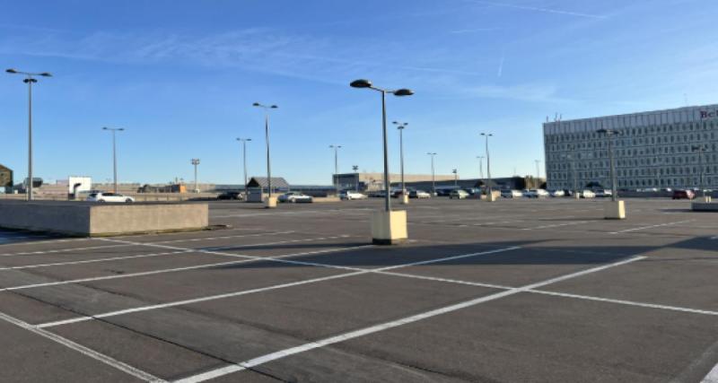 Un PV, une voiture à la fourrière et une facture salée : la mairie finit par faire marche arrière