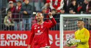 Brest-Nice : “Ajorque pose beaucoup de problèmes”, Olivier Pantaloni se méfie de l'attaquant brestois