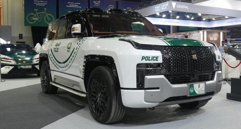 Ce SUV électrique de 1 200 chevaux capable de flotter devient une voiture de police