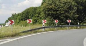 Alors qu’ils se trouvaient tranquillement à l’étage de leur maison, une voiture quitte la route et termine sa course dans leur salon